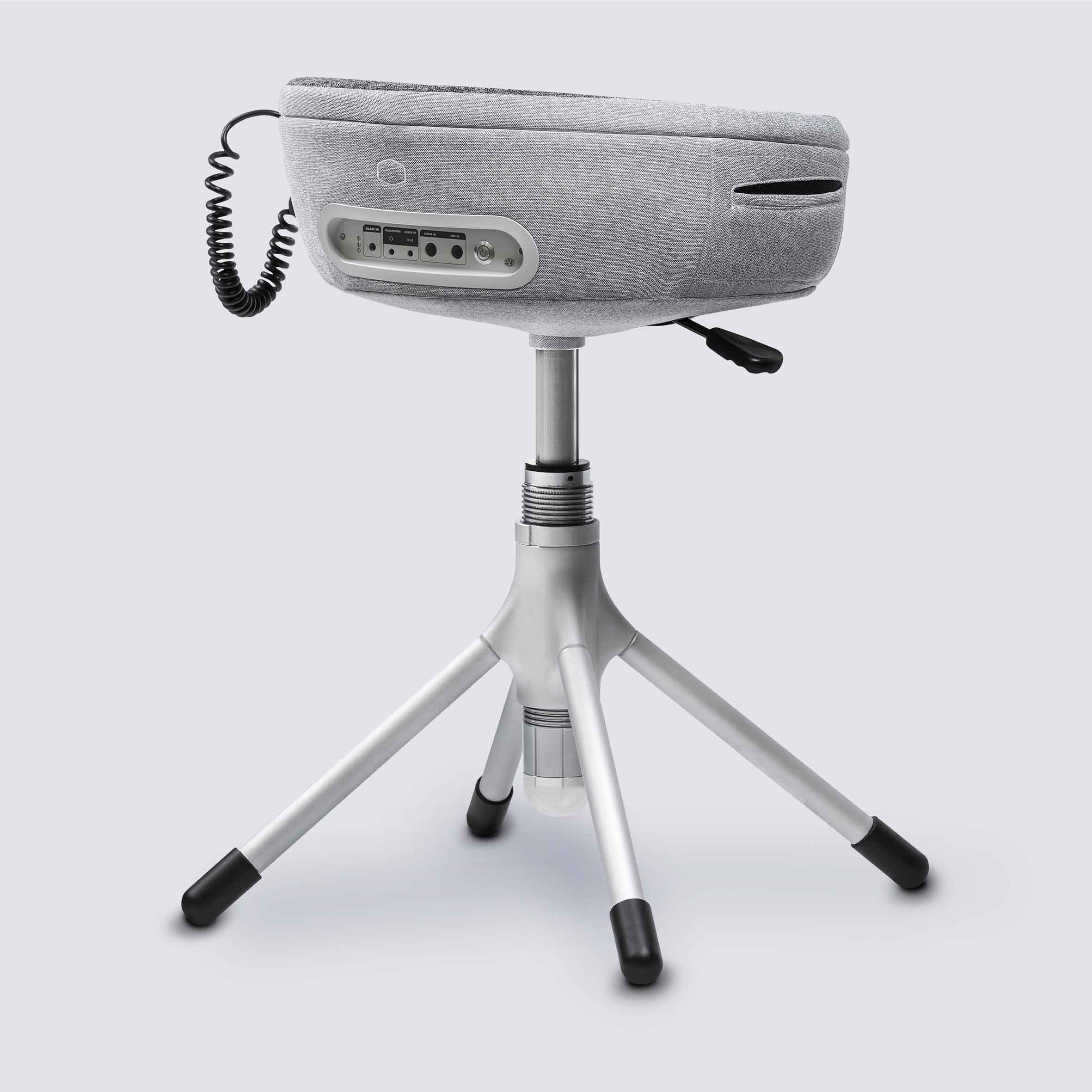Throne X-Cooler Master Technology Inc.
